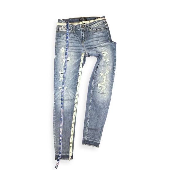 JUDY BLUE LOS ANGELES Women’s Medium Wash Distressed Skinny Fit Jeans Style #JB8 - Picture 7 of 7